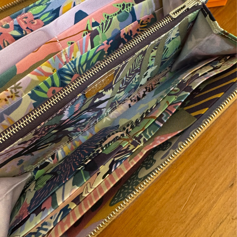 Hermes金棕色內花草圖絲巾長夾-24