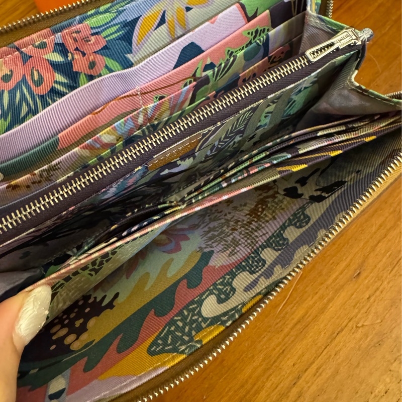 Hermes金棕色內花草圖絲巾長夾-27