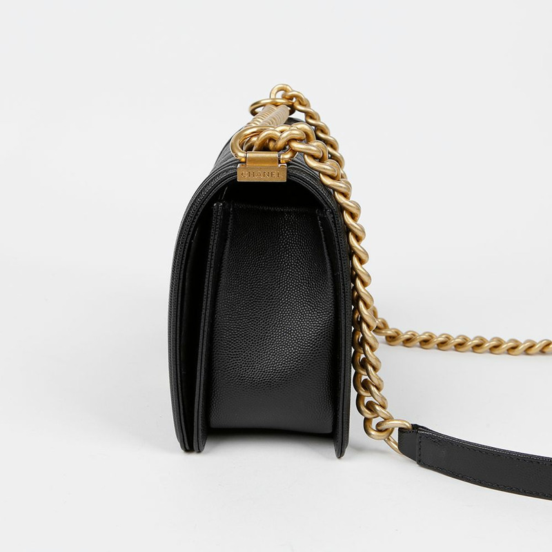 CHANEL Caviar Skin Boy 中型單肩包 A67086-4