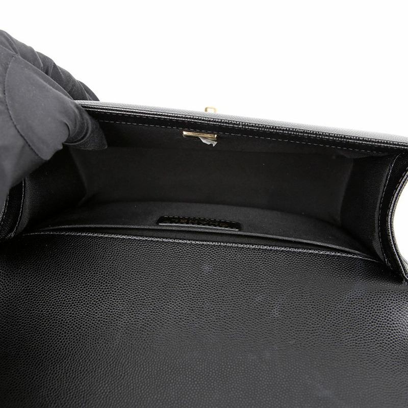 CHANEL Caviar Skin Boy 中型單肩包 A67086-10