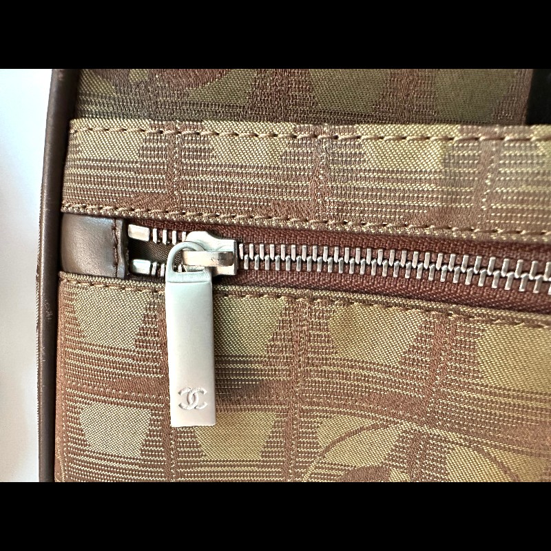 Chanel khaki Travel Line 卡其色旅行系列滾輪旅行箱-18