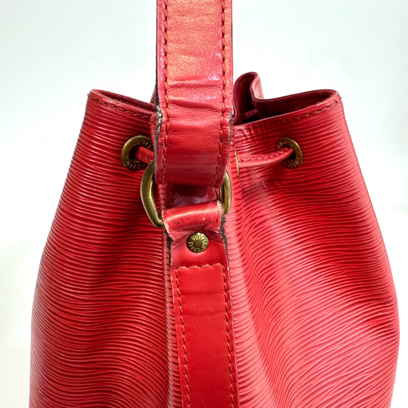 LV 紅色EPI牛皮水波紋水桶包-12