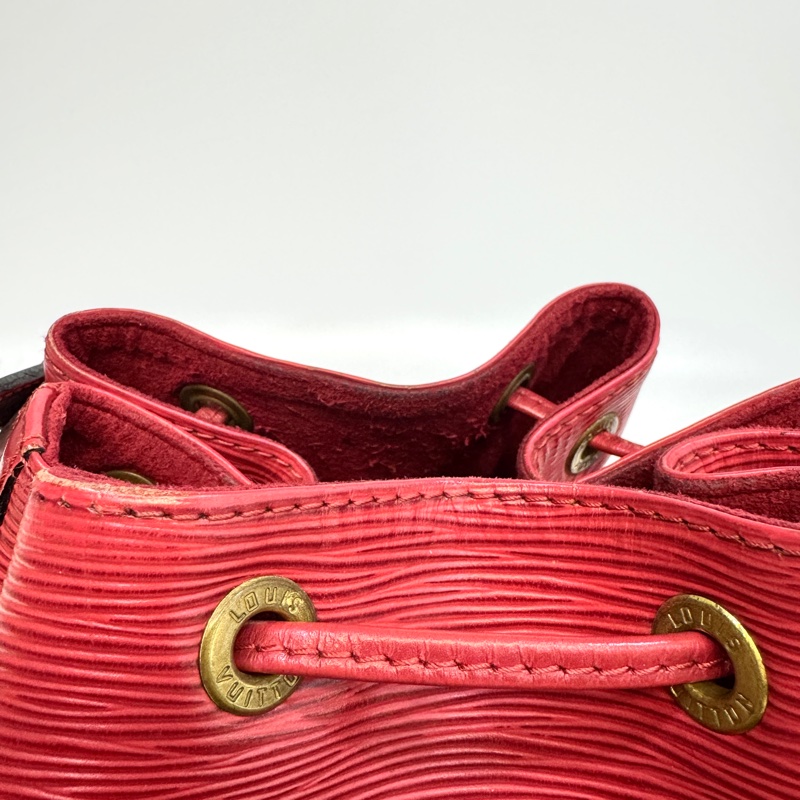 LV 紅色EPI牛皮水波紋水桶包-14
