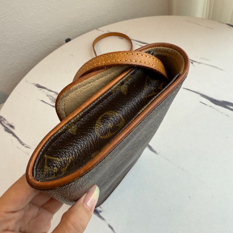 lv 老花斜背包✨-8