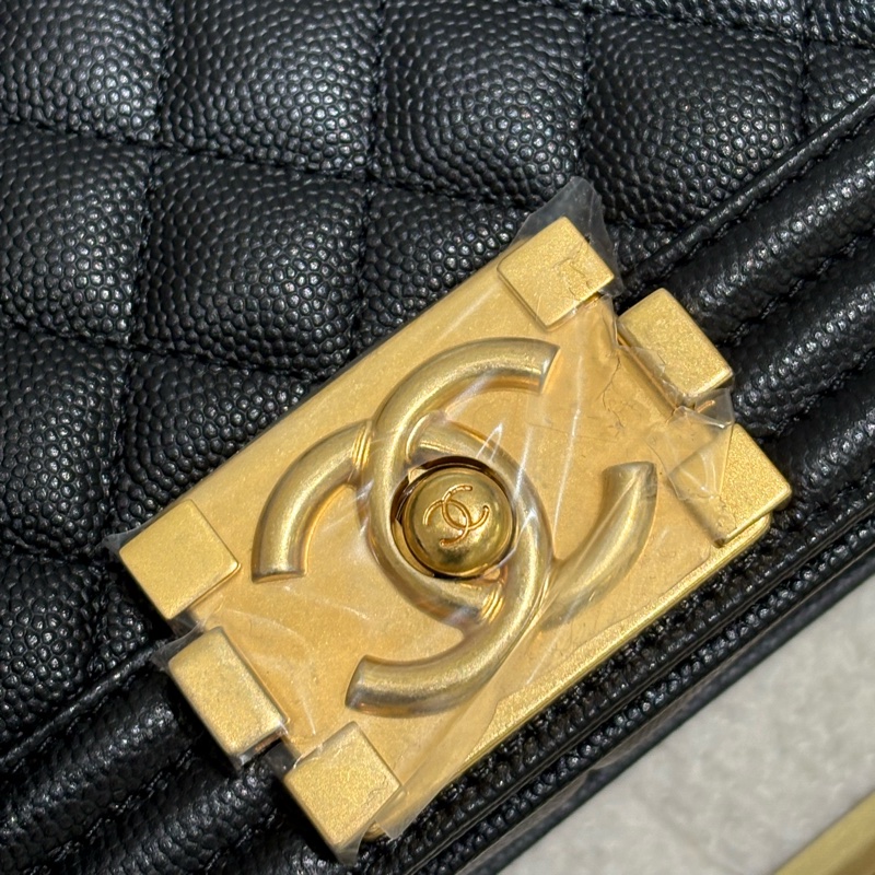 Chanel Boy28 黑金荔枝牛皮 菱格紋-4