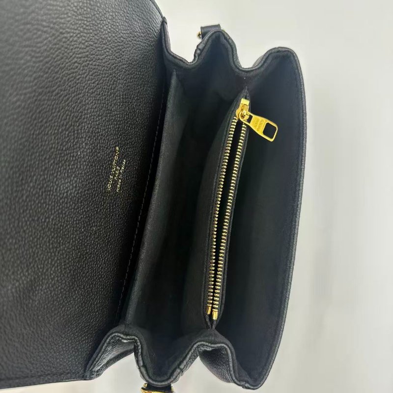 LOUIS VUITTON Pochette Métis East West 可拆卸可調節肩帶壓 壓紋軟粒面牛皮革 小郵差包 M46596-6