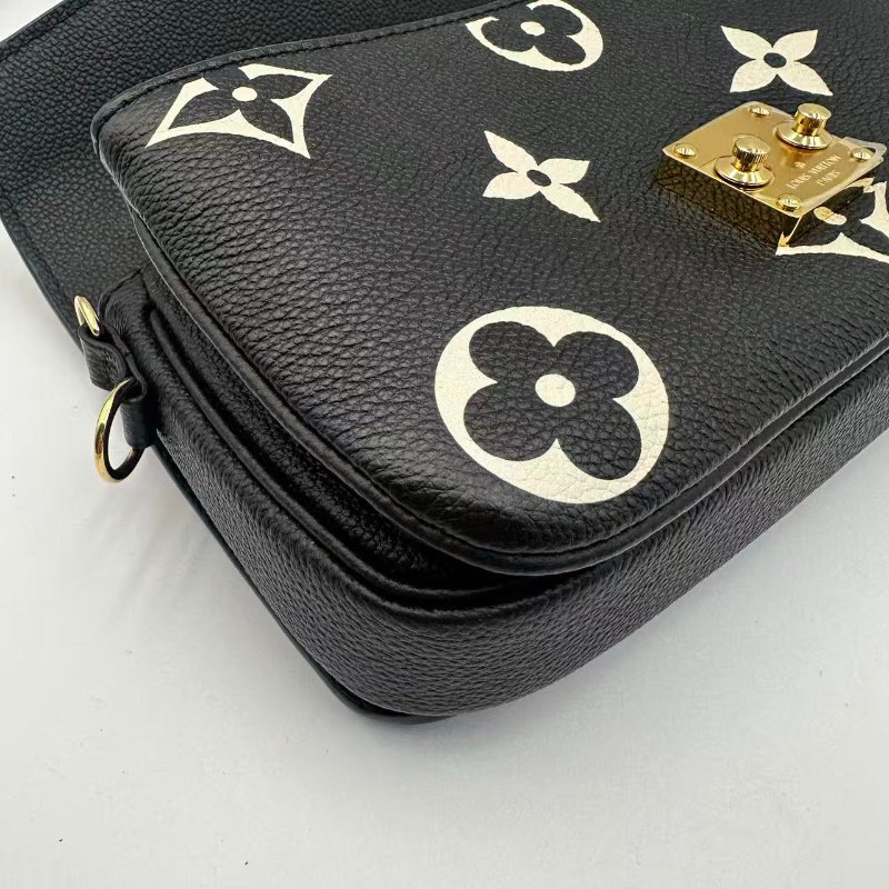 LOUIS VUITTON Pochette Métis East West 可拆卸可調節肩帶壓 壓紋軟粒面牛皮革 小郵差包 M46596-8