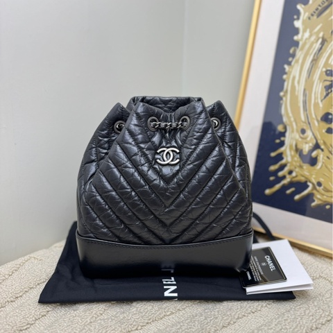 【閒置❤️】 Chanel 流浪雙肩包V紋斜紋小號黑色金扣牛皮 背包