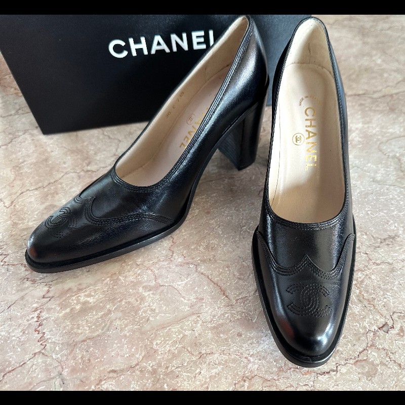 Chanel雙C高跟鞋-2