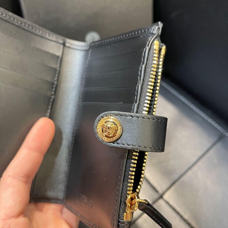 💎Han's house精品服飾💎 VERSACE 凡賽斯 女神頭 頂級黑牌 小牛皮 零錢 卡包 短夾-5