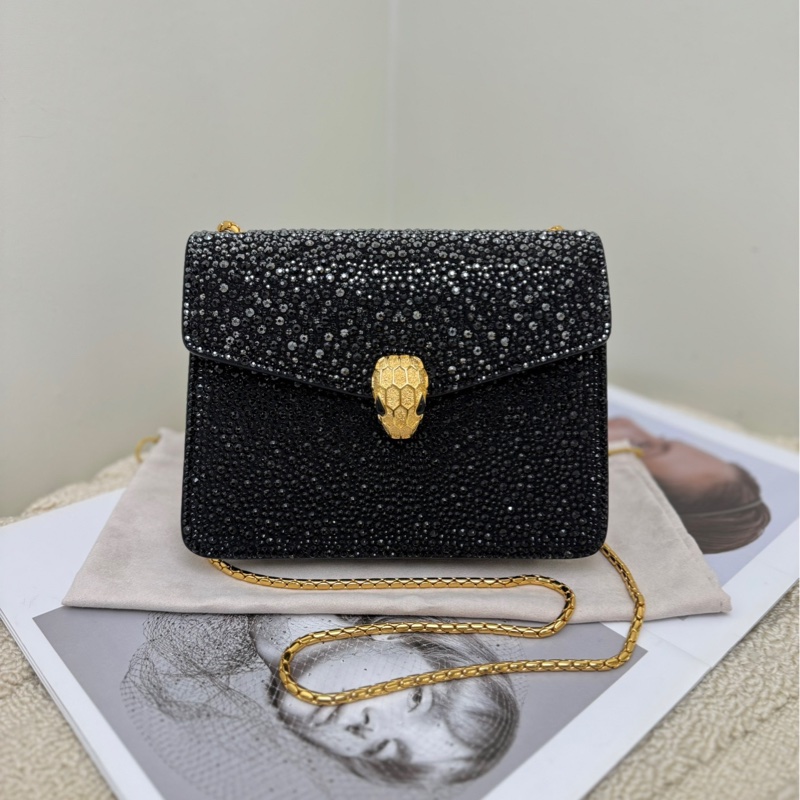 【閒置❤️】BVLGARI Serpenti Forever黑色金扣鑲鑽斜挎包-1