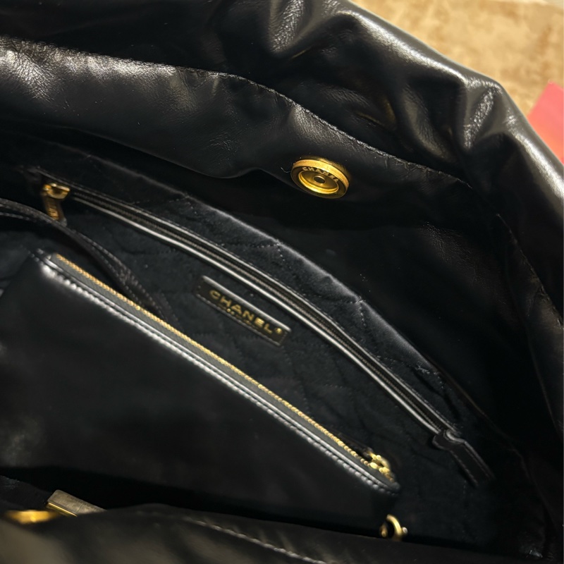 Chanel 22Bag 肩背包 中號 黑白條紋-1