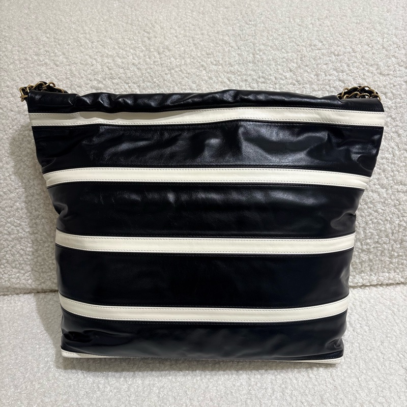 Chanel 22Bag 肩背包 中號 黑白條紋-6