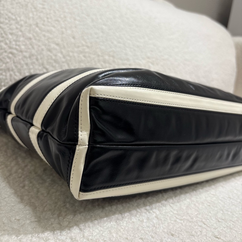 Chanel 22Bag 肩背包 中號 黑白條紋-8