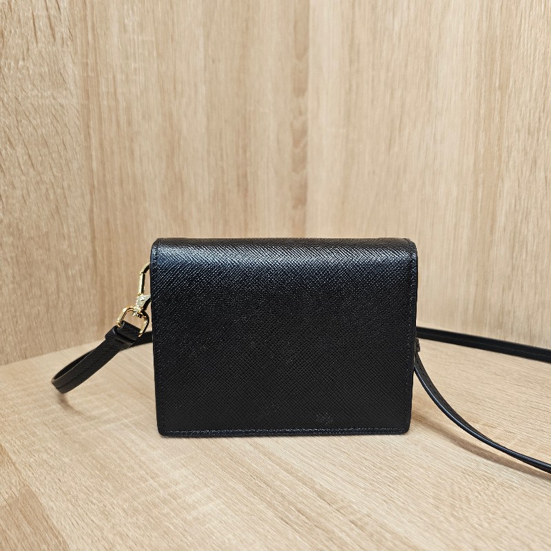 [質感好物❣️現省2萬] Prada黑防刮皮Mini斜背卡包-2