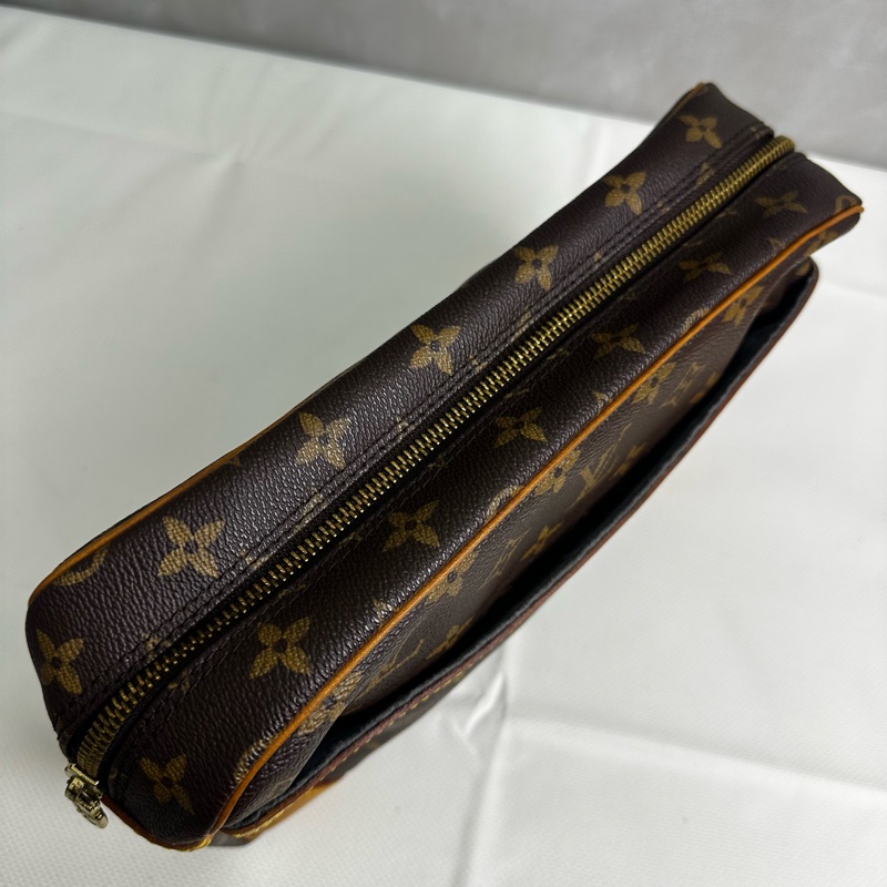 Louis Vuitton 復古手拿包-7