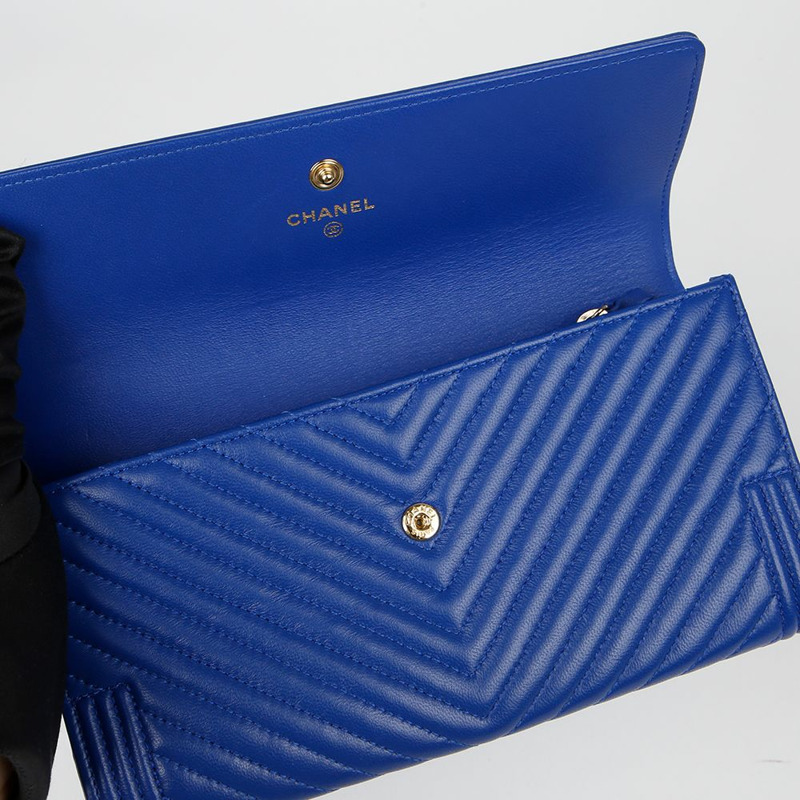 CHANEL Boy 經典小羊長皮夾 A80286-8