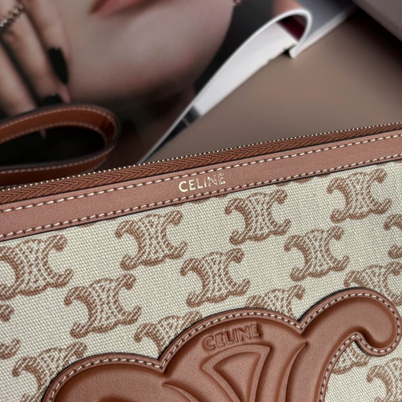 ::CELINE:: CUIR TRIOMPHE小號收納袋 手拿包 萬用包 化妝包-4