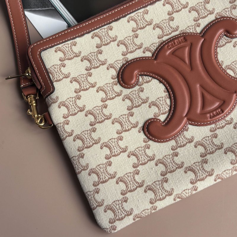 ::CELINE:: CUIR TRIOMPHE小號收納袋 手拿包 萬用包 化妝包-6