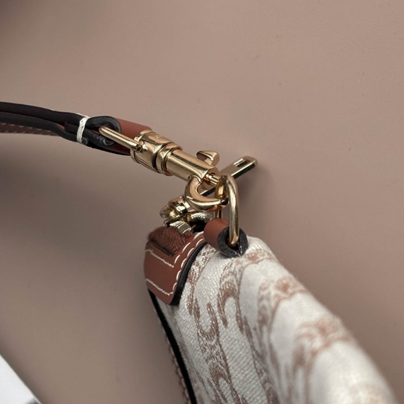 ::CELINE:: CUIR TRIOMPHE小號收納袋 手拿包 萬用包 化妝包-13