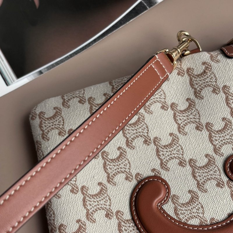 ::CELINE:: CUIR TRIOMPHE小號收納袋 手拿包 萬用包 化妝包-15