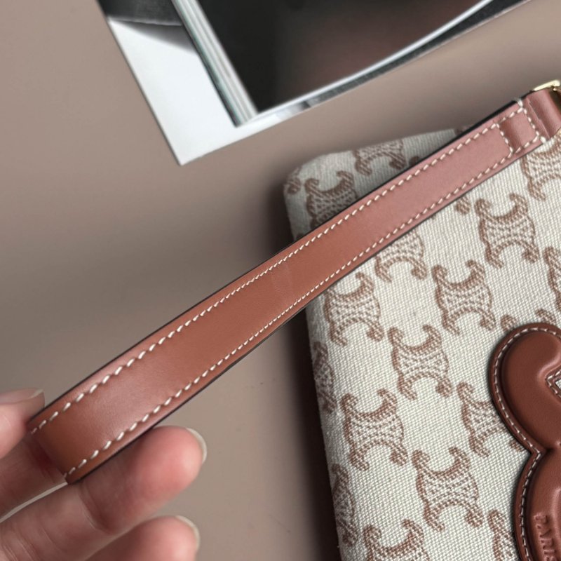 ::CELINE:: CUIR TRIOMPHE小號收納袋 手拿包 萬用包 化妝包-17