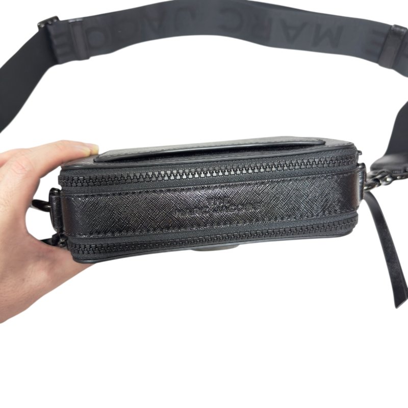 MARC JACOBS Softshot So Black 斜背包-18