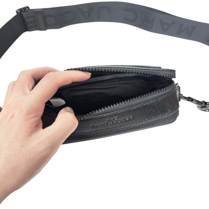 MARC JACOBS Softshot So Black 斜背包-20