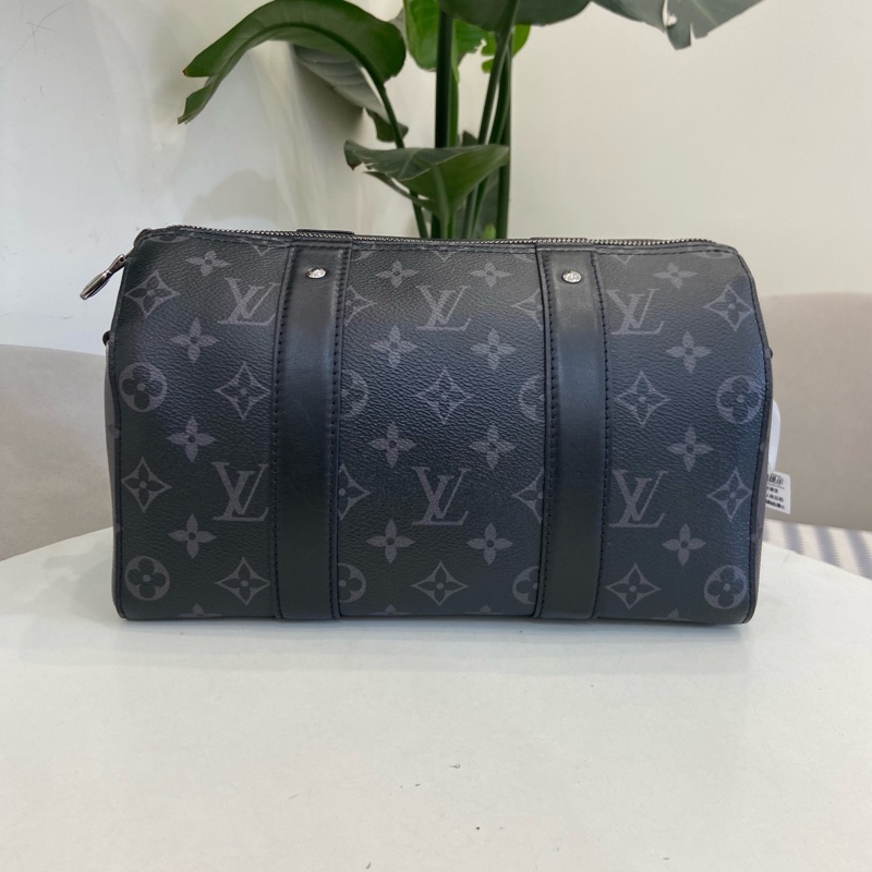 Lv keepall27 黑武士男士斜挎包-1