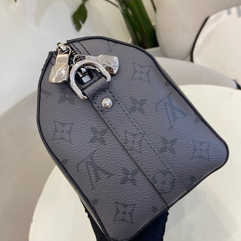 Lv keepall27 黑武士男士斜挎包-3