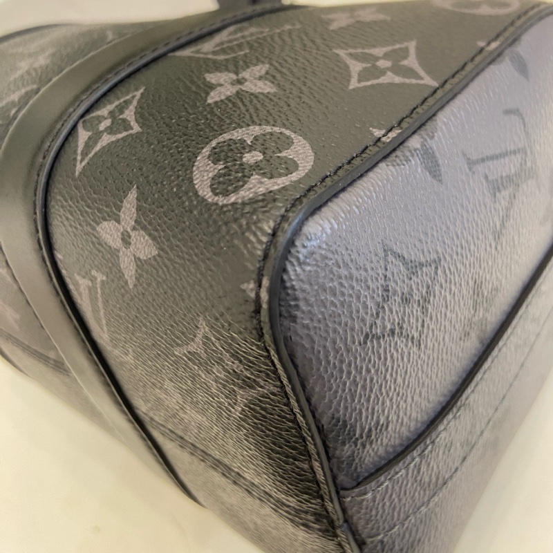 Lv keepall27 黑武士男士斜挎包-6