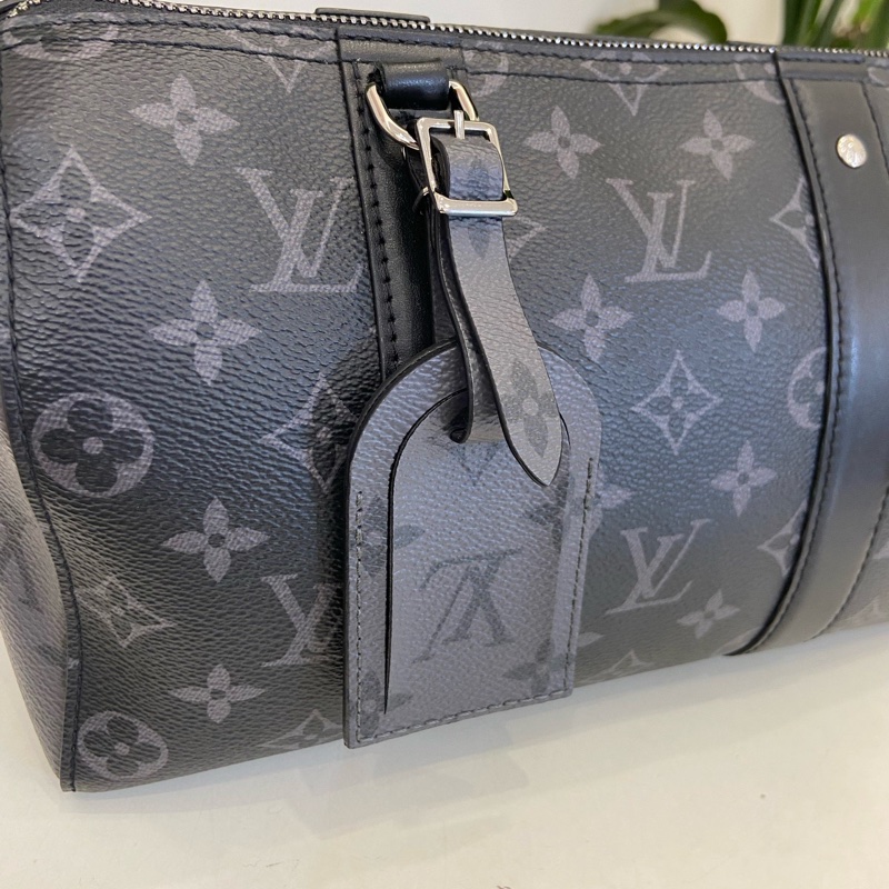Lv keepall27 黑武士男士斜挎包-12