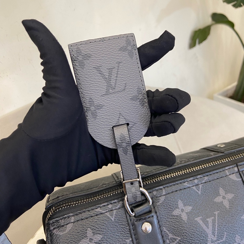 Lv keepall27 黑武士男士斜挎包-13