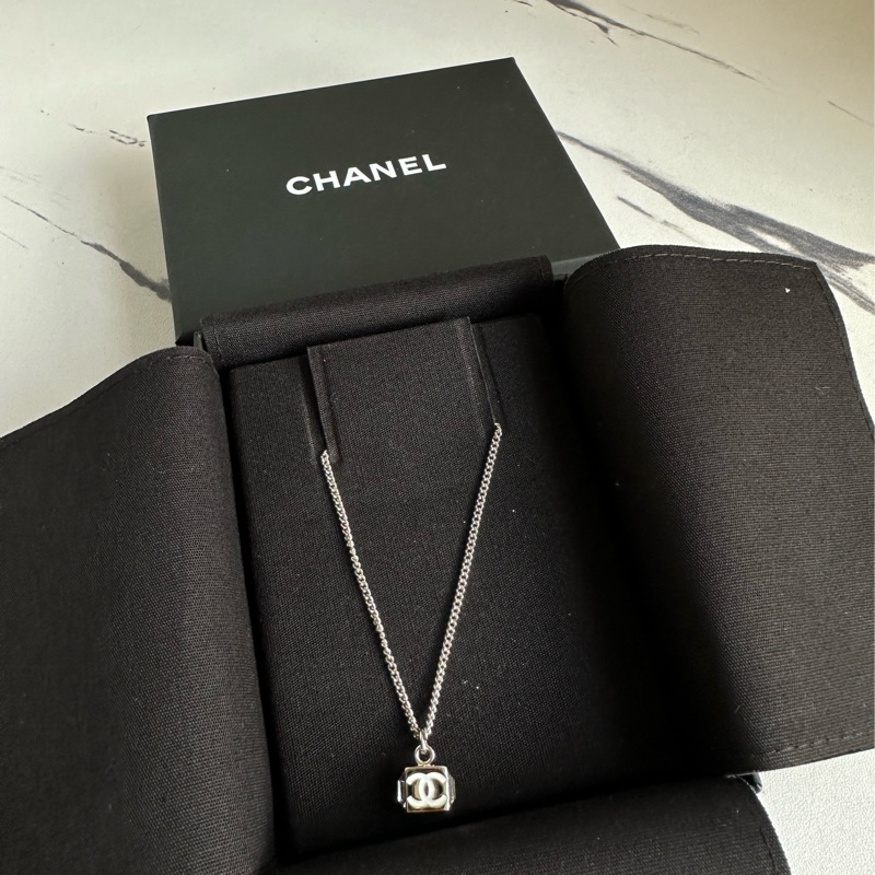 Chanel 骰子🎲 項鍊 有鑽🥰超好看-1