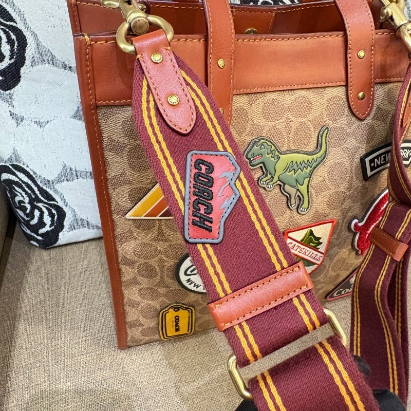 *SHIHNA名牌精品*COACH小恐龍 Rexy 徽章手提肩背包-2