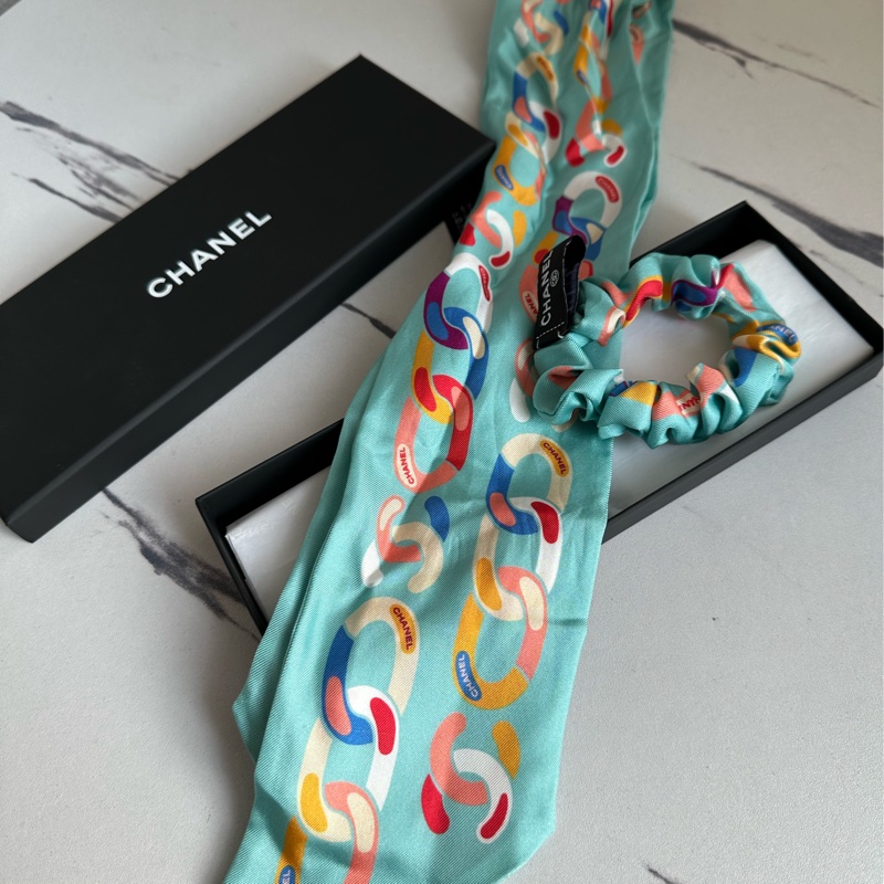 Chanel買一送一的髮飾加絲巾可以兩用-0