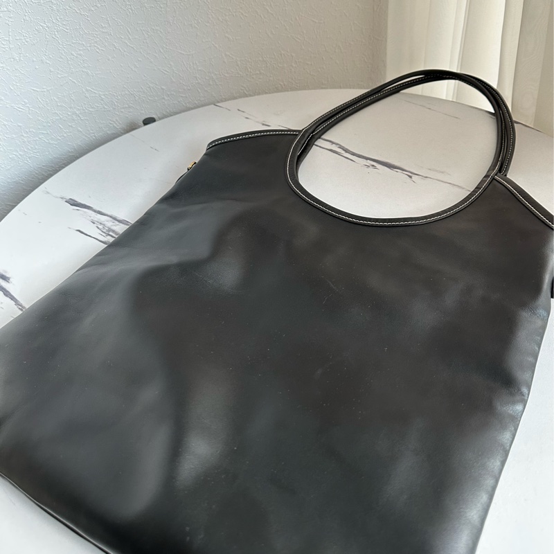 miu miu 很好看的肩背包 超夯的-1