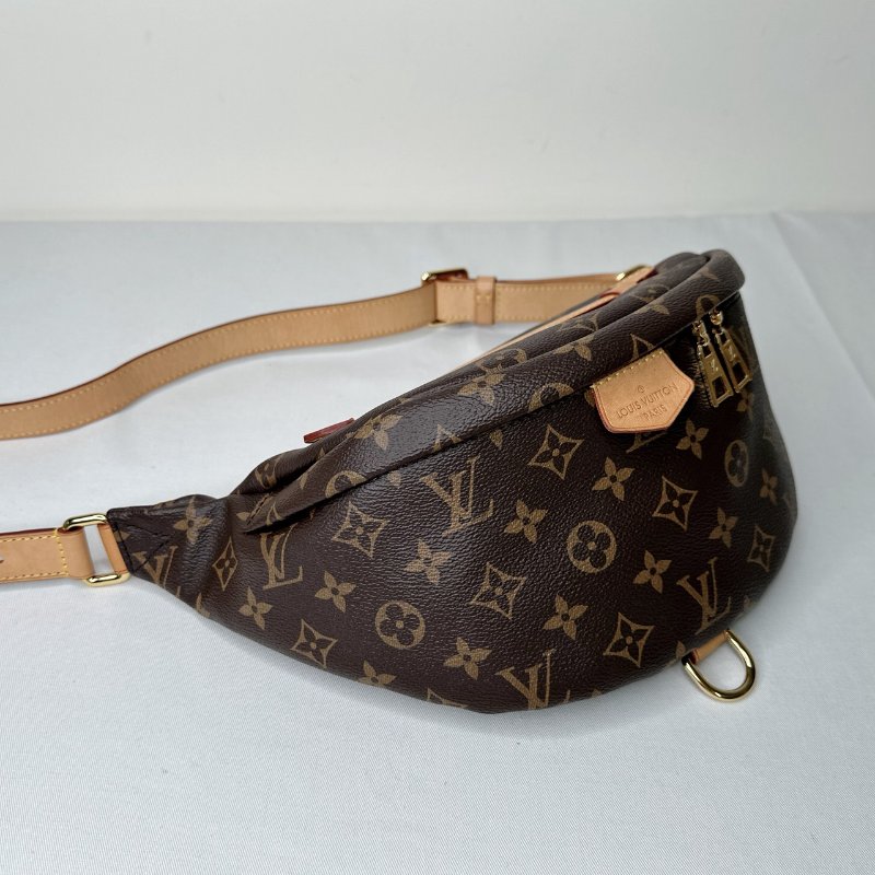 LV Monogram老花胸背包-3