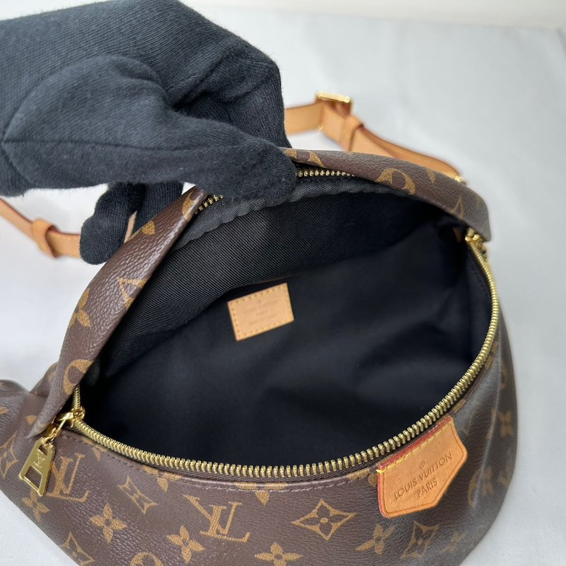 LV Monogram老花胸背包-6