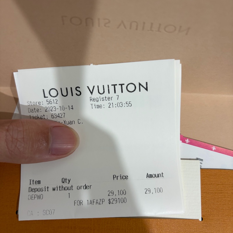 LV橘色短袖 含購證99新-3