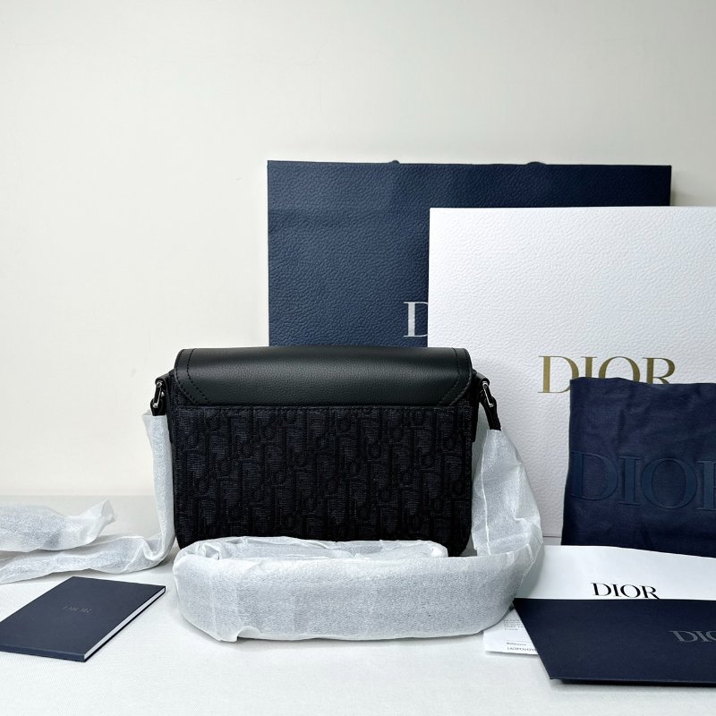 DIOR 全新Saddle小型翻蓋郵差包-1