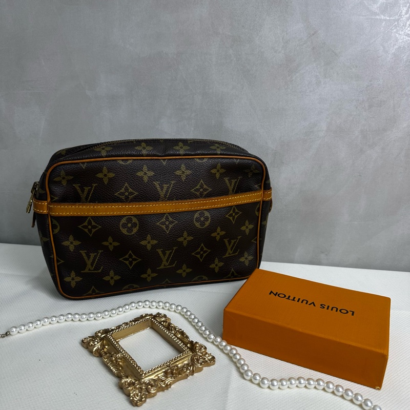 Louis Vuitton 23 手拿包-1