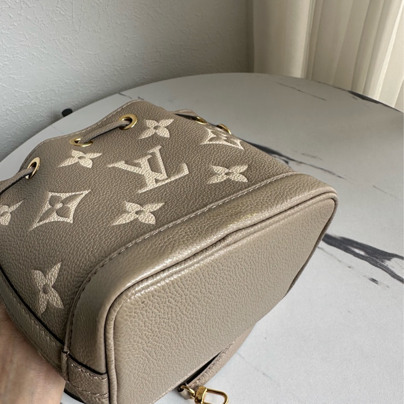 lv最夯的斑鳩灰水桶包Nano-3