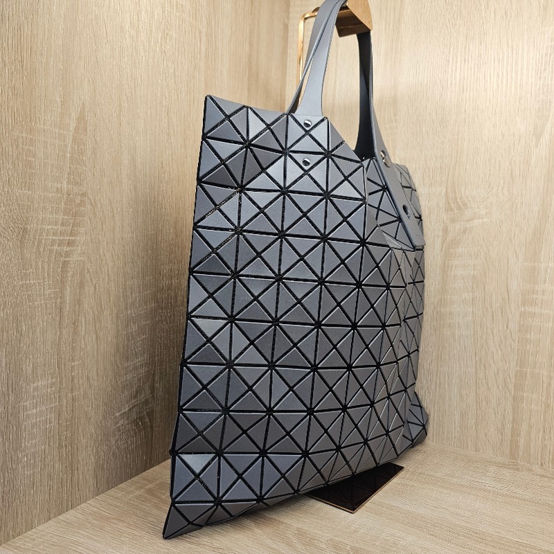 [品況新出清❣️] 三宅一生IsseyMiyake消光灰10*10手提肩背包-1