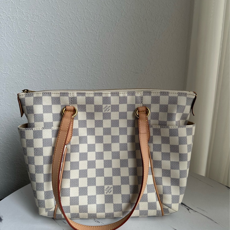 lv白色期盤天心包-0