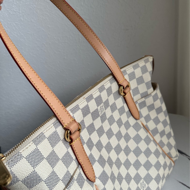 lv白色期盤天心包-1