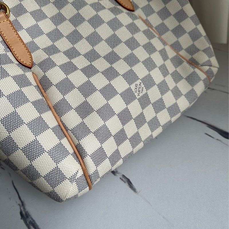 lv白色期盤天心包-2