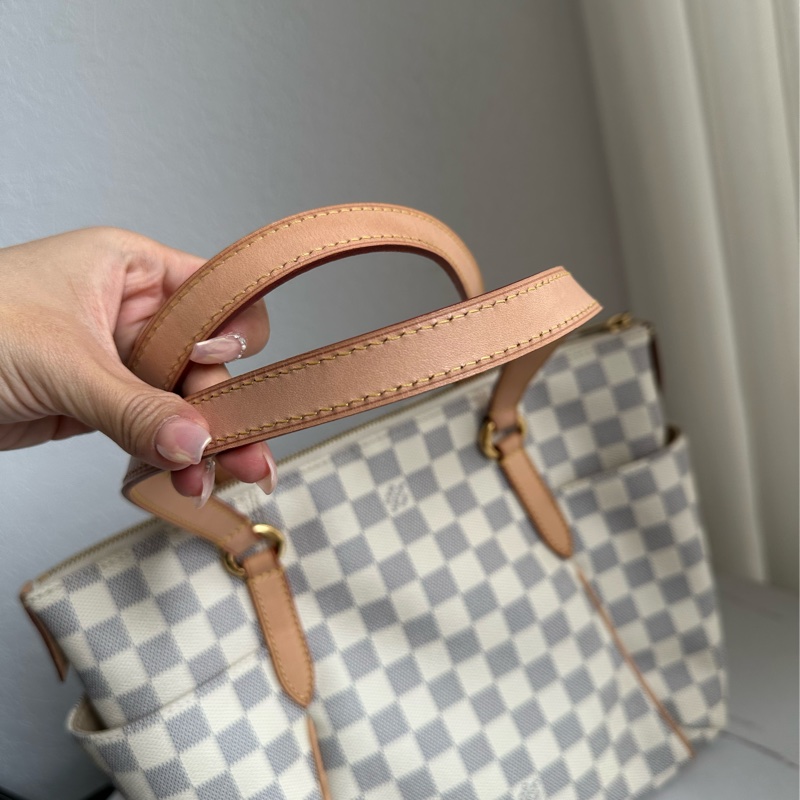 lv白色期盤天心包-4