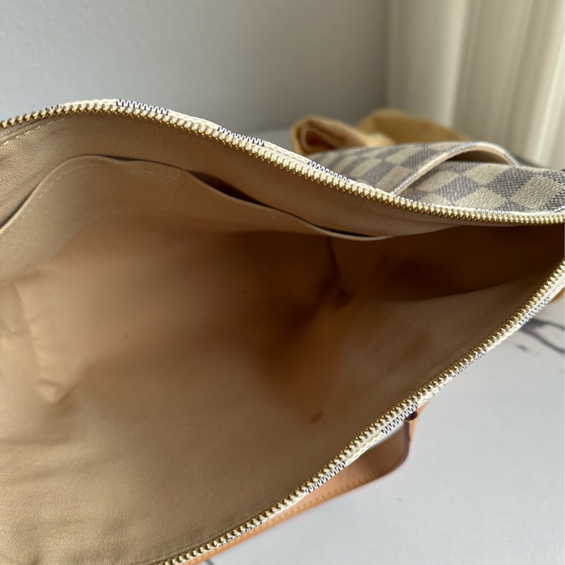 lv白色期盤天心包-10