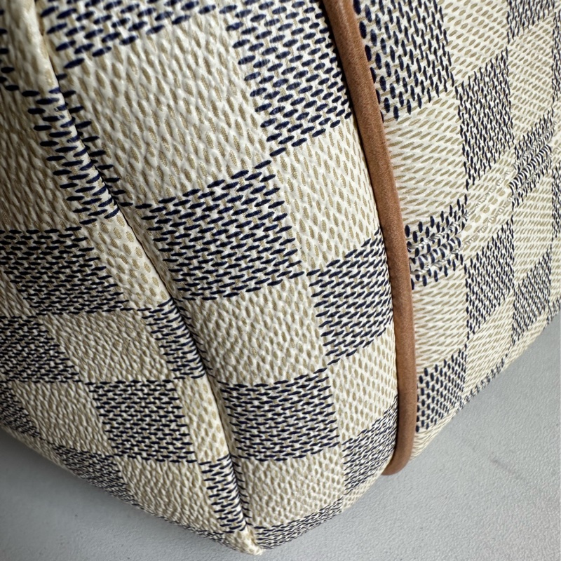 lv白色期盤天心包-16